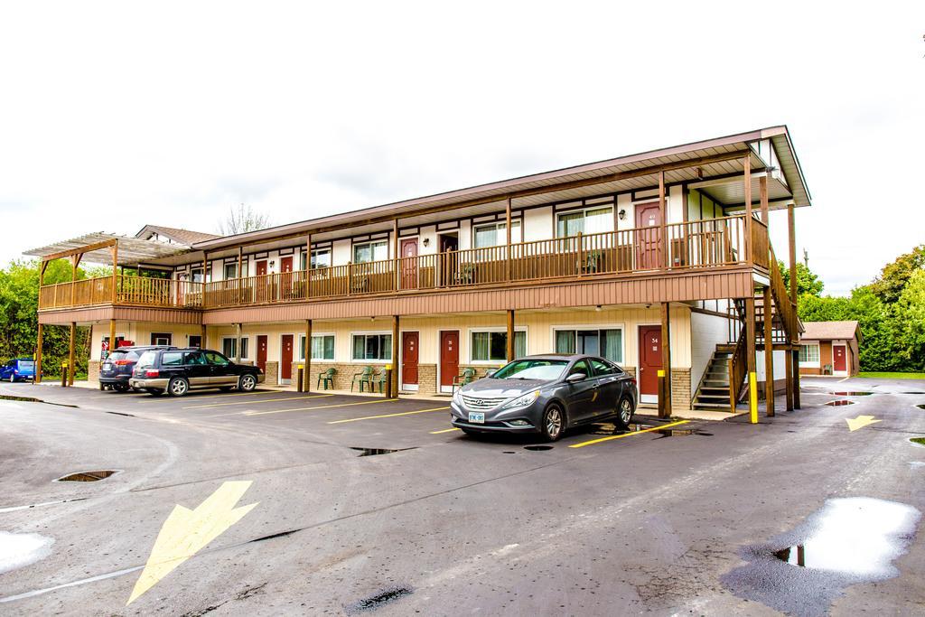Cedar Lodge Motel Goderich Buitenkant foto