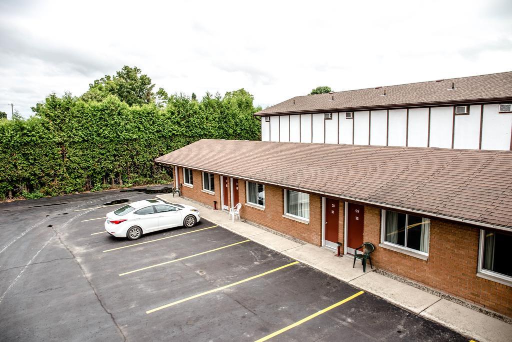 Cedar Lodge Motel Goderich Buitenkant foto